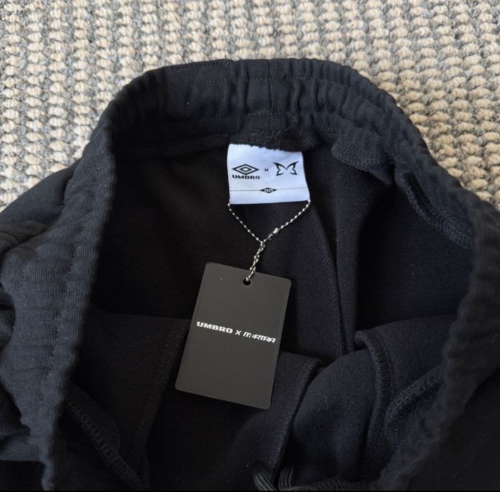 Штани MERTRA x Umbro Warm Up Joggers (Black/Grey]