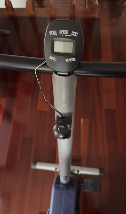 Bicicleta estática como nova