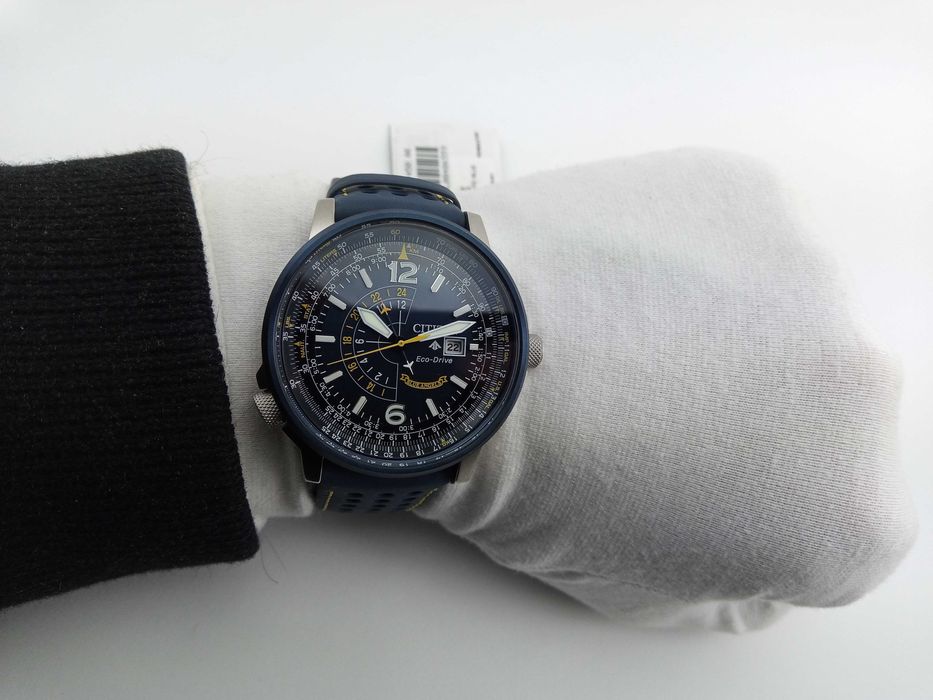 Культовые часы Citizen Ночной Ястреб спецверсия Blue Angels BJ7007-02L