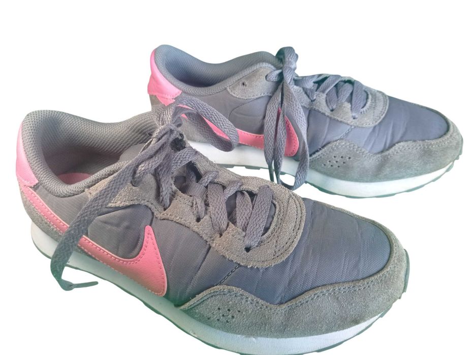 Демісезонні кросівки Nike MD Valiant CN8558 36,5 розміру