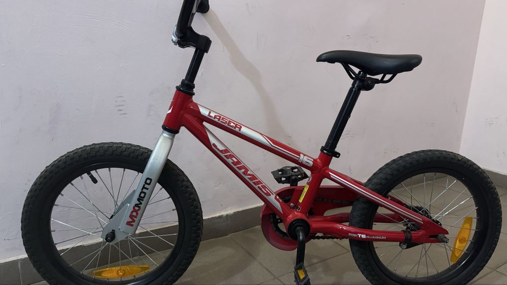 Детский велосипед Jamis LASER 1.6 красный с дополнительными колёсами