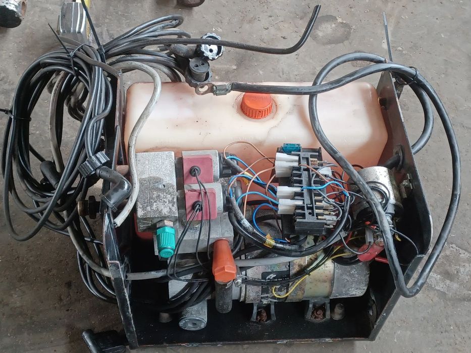 SILNIK POMPA WINDY DOLLANDIA 12V! 750KG SPRAWNA 100%