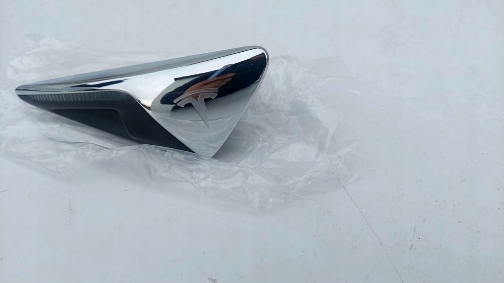 Tesla model 3 камера в крило рест дорест нове / б.у