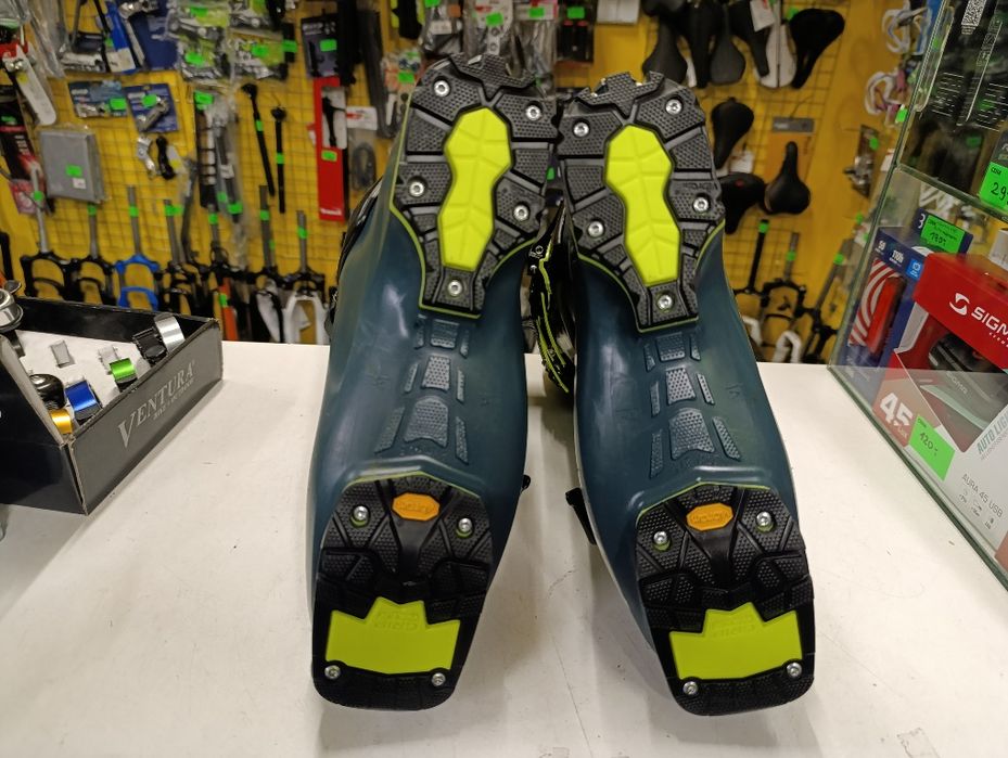 Nr 241 Buty narciarskie Fischer Ranger Free 27.5 cm / Gripwalk