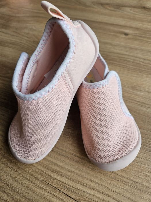 Kapcie dziewczęce do przedszkola