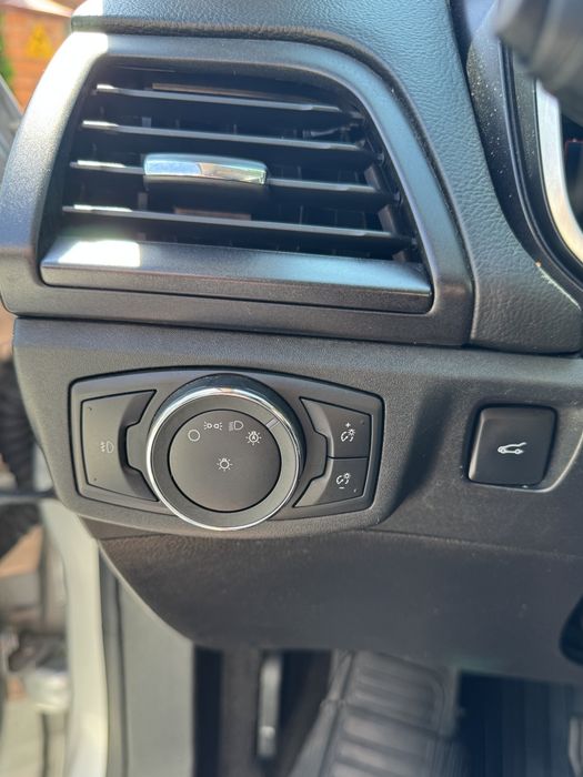 Ford Fusion 2019 VIN 3FA6P0RU0KR273928 фото оголошення 19 з 24