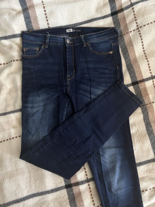 spodnie jeansowe skinny
