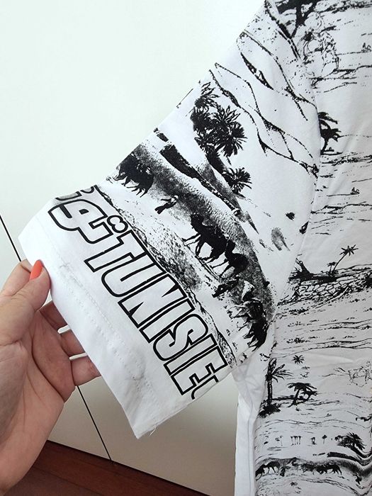 T-shirt branca Tunísia com camelos 100% algodão, tam XL - nunca usada