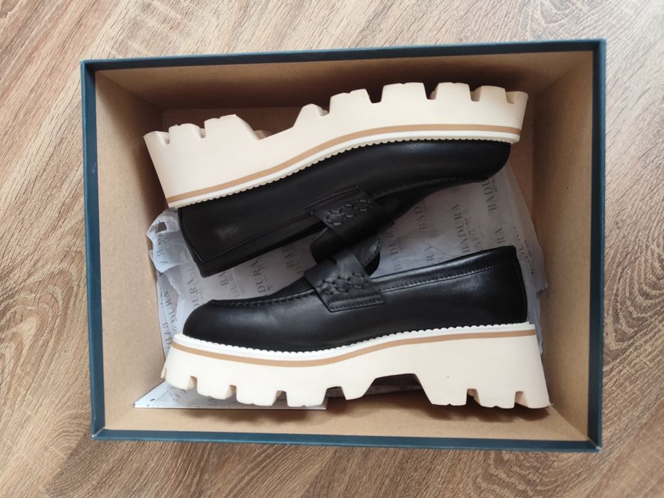 Loafersy Giselle Badura 38