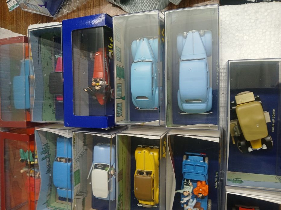 Lote de Miniaturas 1:43, os carros de Tintin