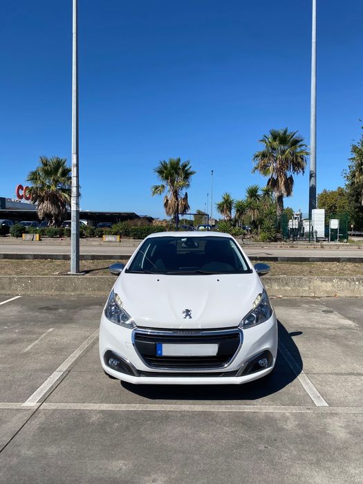 Peugeot 208 1.2 82cv