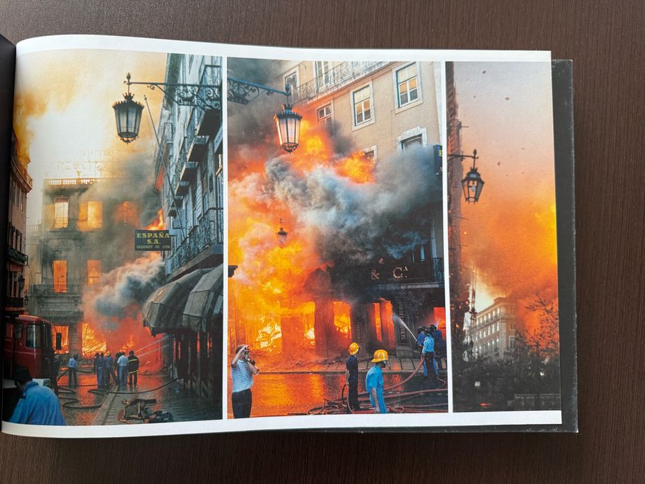Livro "Chiado em Detalhe" de Álvaro Siza Vieira,
