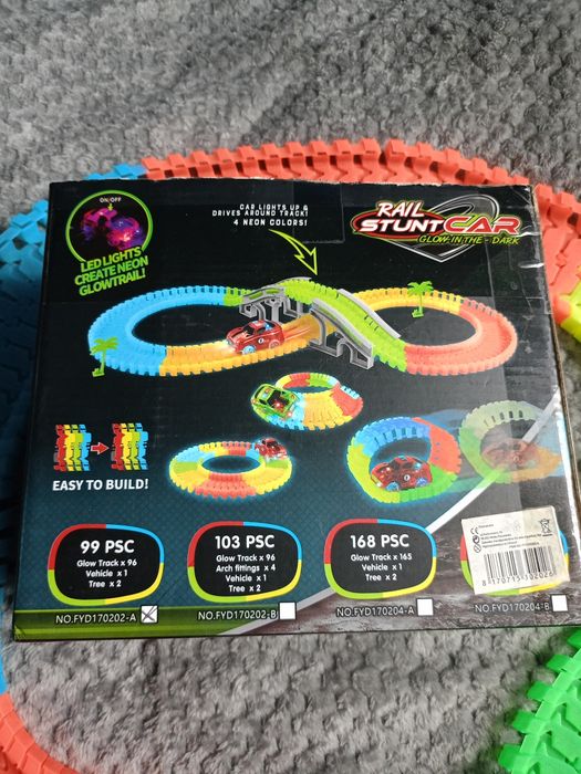 Sprzedam Tory dla dzieci z autem