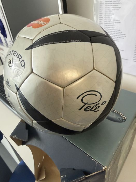 Bola adidas Roteiro euro 2004