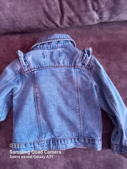 Куртка на дівчинку