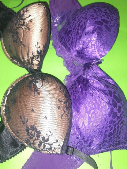 Бюстгальтери маленького розміру 70А