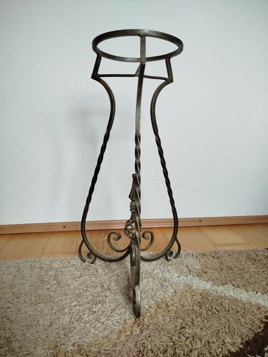 Kwietnik metalowy na jedną doniczkę