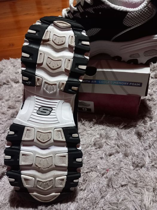 Sapatilhas/ ténis skechers