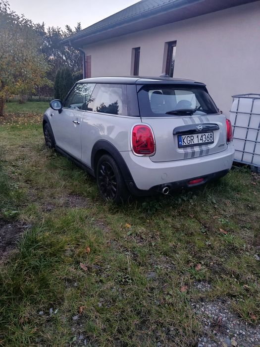 Sprzedam Mini Cooper lekko uszkodzony niski przebieg