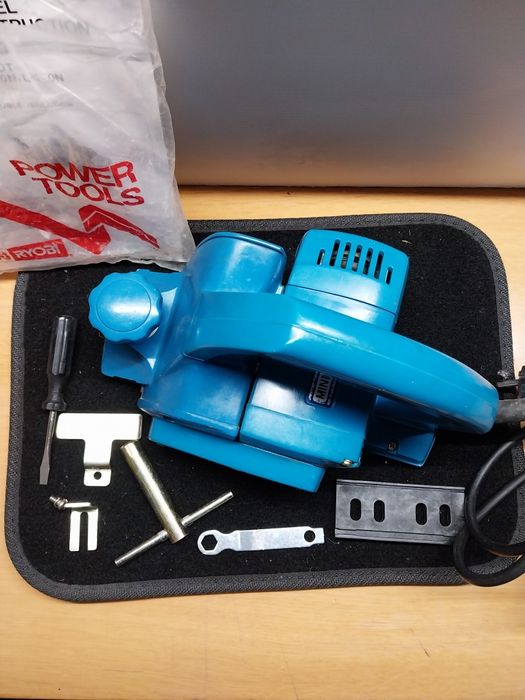 Plaina Elétrica Ryobi L-120N