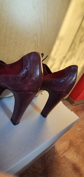 Piękne bordowe włoskie buty