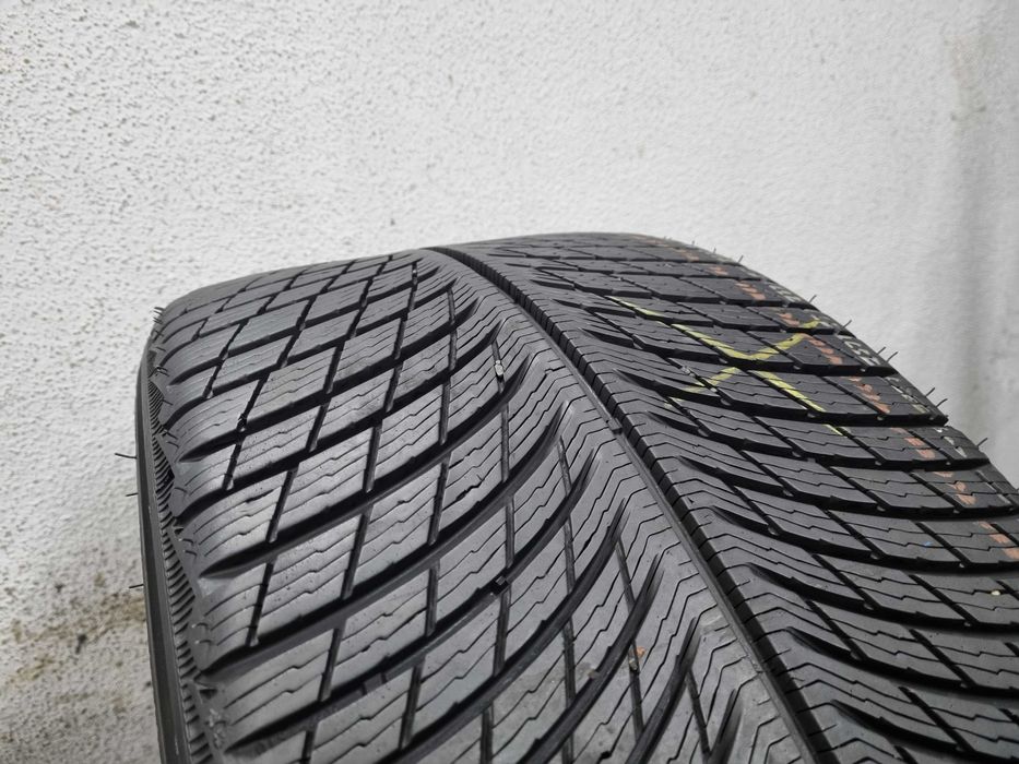 285/35/22 106W Michelin Pilot Alpin 5 SUV D.2323