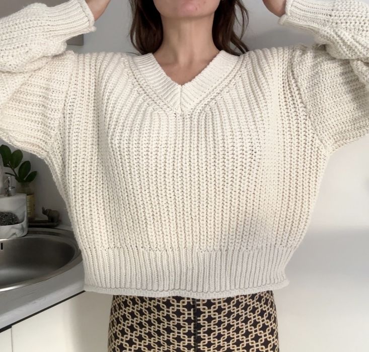 Світер жіночій  . Гарний стан .