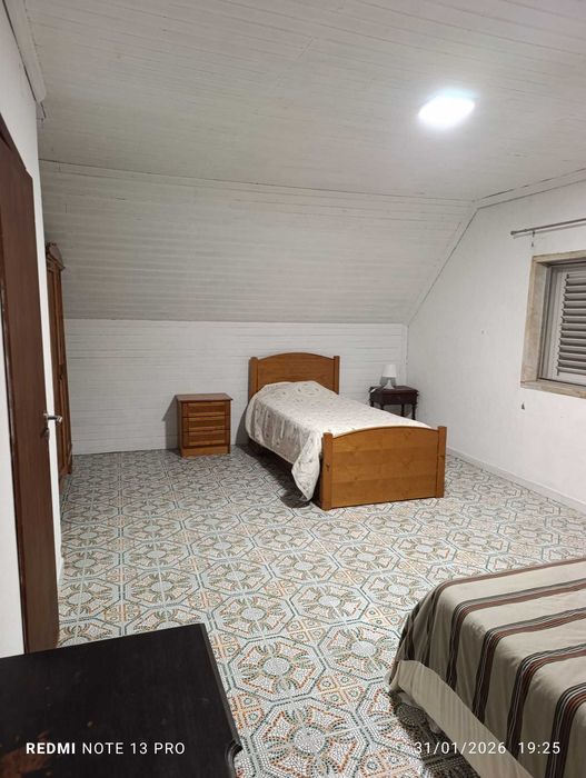 ALUGO QUARTO CHARNCA DA CAPARICA