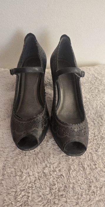 Buty na obcasie skóra naturalna 41