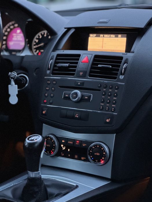 Mercedes-Benz C180 | 2009 | Gasolina | 221.000 km