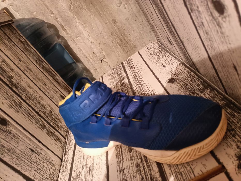 Chłopięce buty do koszykówki NWT Under Armour Get B Zee DWIE PARY oryg