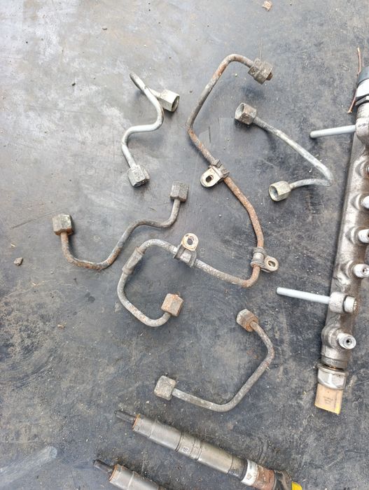 Wtryski pompowtryskiwacze przewody listwa paliwowa VW t5 t6 2.0 TDI