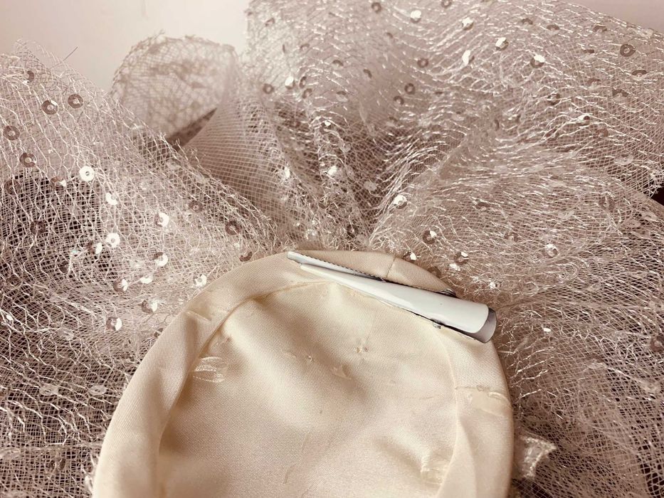 nowy stroik ślubny artystyczny kokarda xxl cekiny spinka haute couture