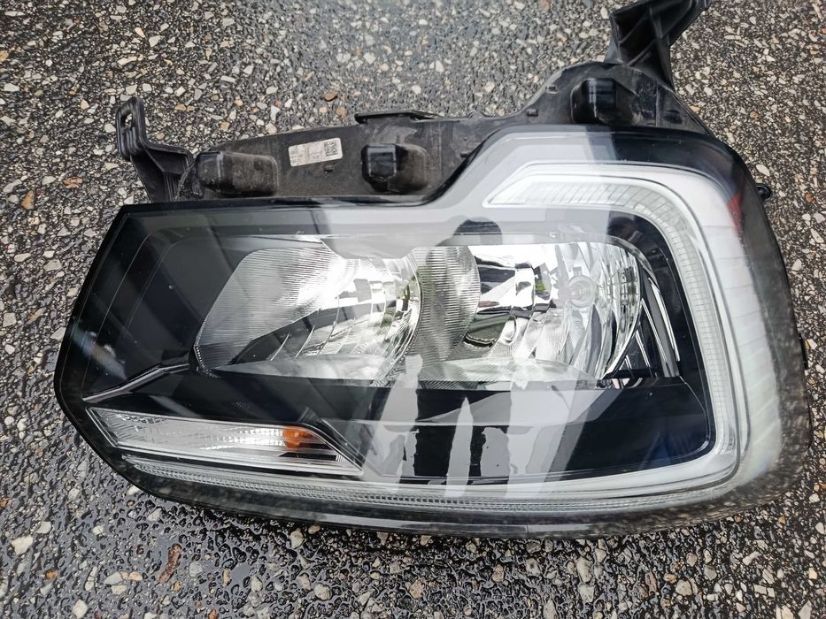 Renault master lampa prawa