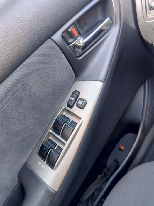 TOYOTA COROLLA в гарному стані, салон не затертий, машина стоїть майже двох роки без експлуатації. Авто варте уваги .