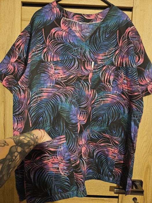 Damska bluza medyczna Edell. Rozmiar L/XL.