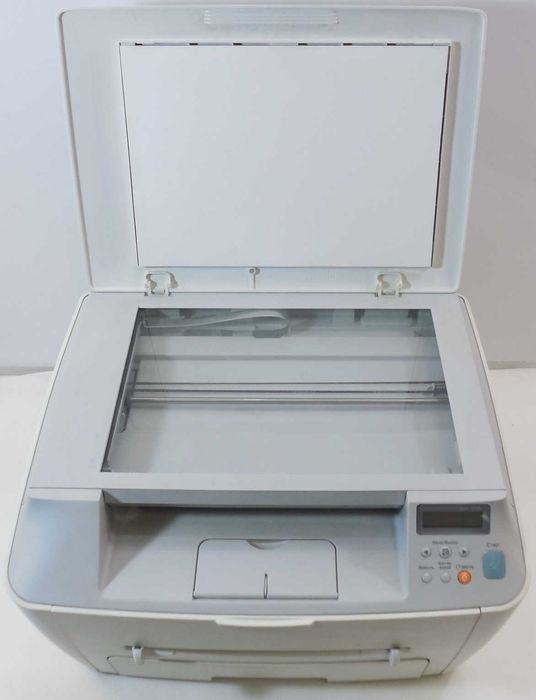 Принтер Samsung SCX-4100 (принтер + сканер + ксерокс) + 2 картриджа.