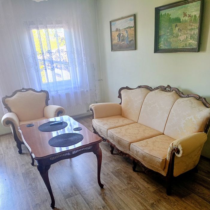 Ładny stylowy komplet Ludwikowski sofa z fotelem