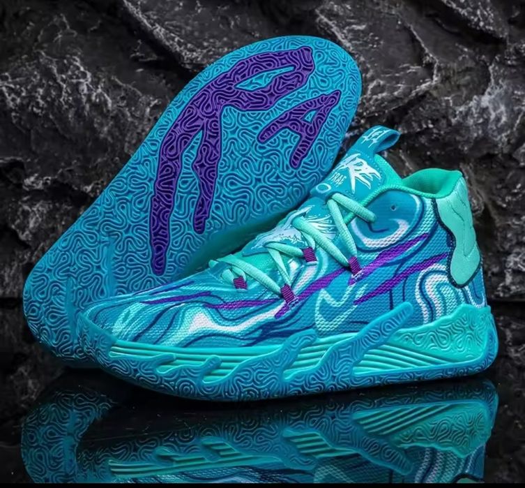 Кроссовки баскетбольные,  волейбольные.