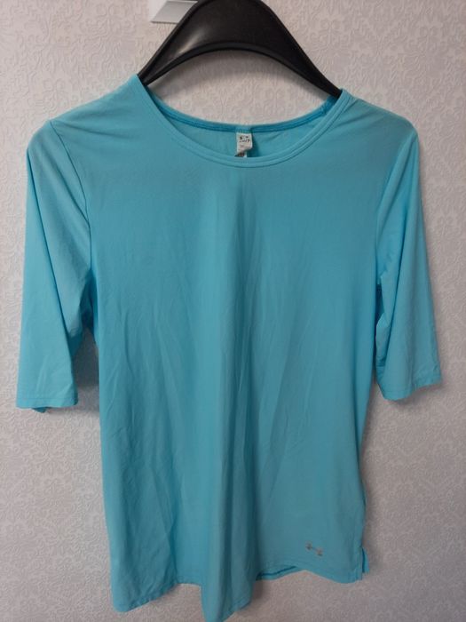 Спортивна жіноча футболка Under Armour