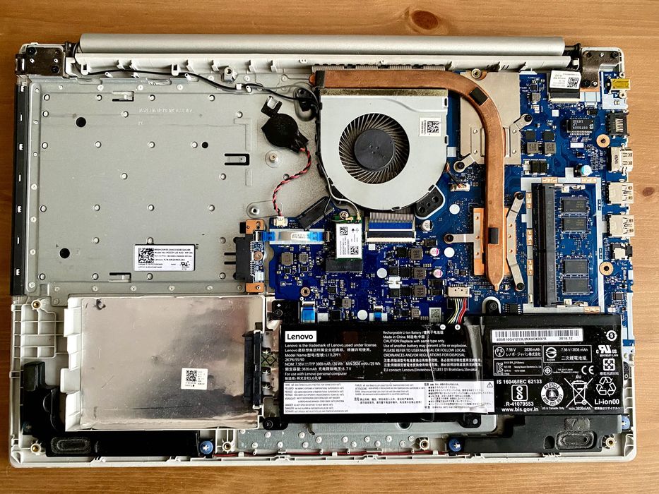 Lenovo IdeaPad 330 15IKB 15.6" Intel Core I5-8250U 4GB RAM