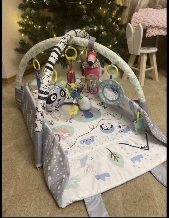 Дитячий інтерактивний розвиваючий мʼякий килимок з нависними іграшками
