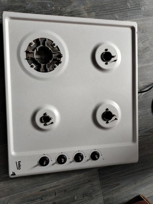 Продам варочную поверхность deko