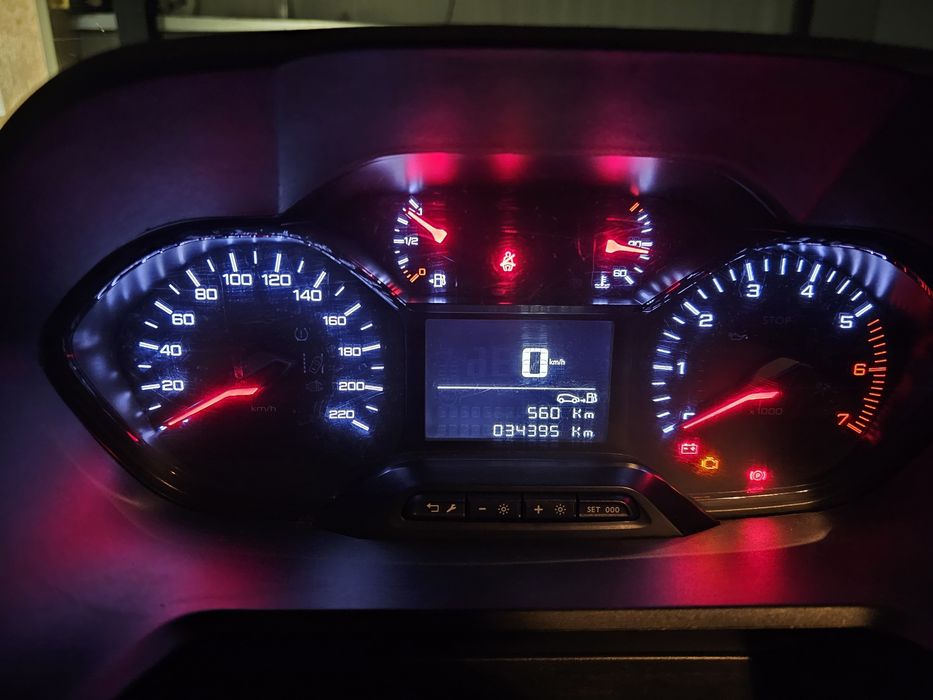 Peugeot partner apenas com 34 500km