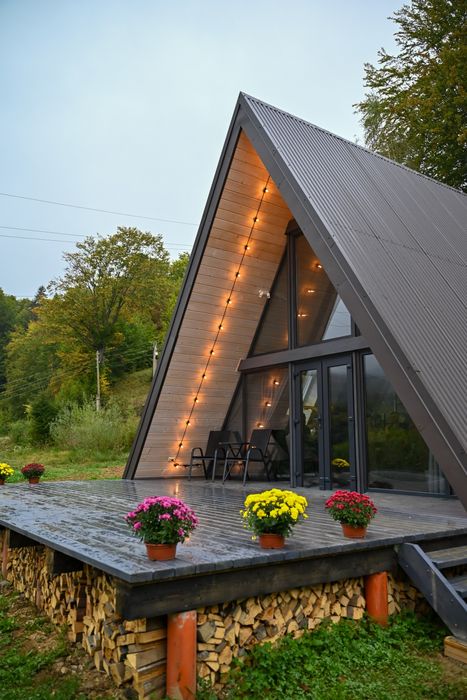 Подобова оренда  будинку , шале, афрейм, апартаменти трикутний будинок