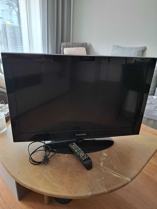 Telewizor SAMSUNG LE32D400E1W + dekoder DVBT2