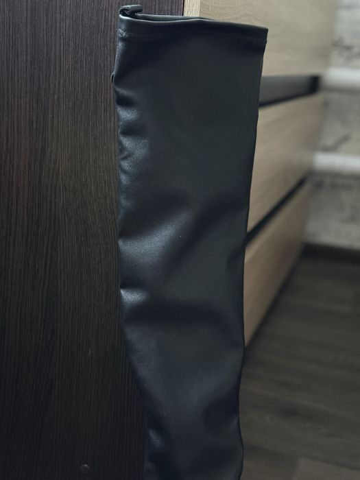 Нові шкіряні ботфорти. Ботфорди. Вище колін. Чулок.