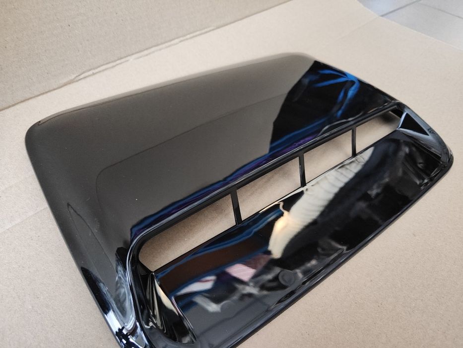 Воздухозаборник на капот