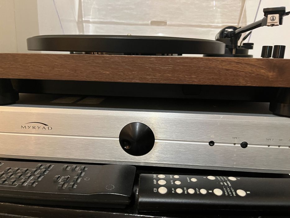 Gira-Discos JVC AL-F64T Madeira