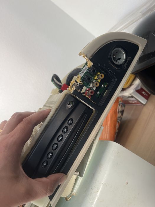 Mercedes Viano - ecrã mais dvd tablier de cima